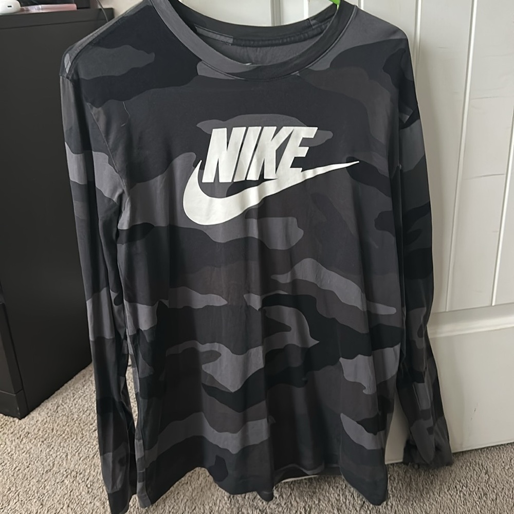 Nike Black Camo Long Sleeve The Nike Tee White Graphic-Large